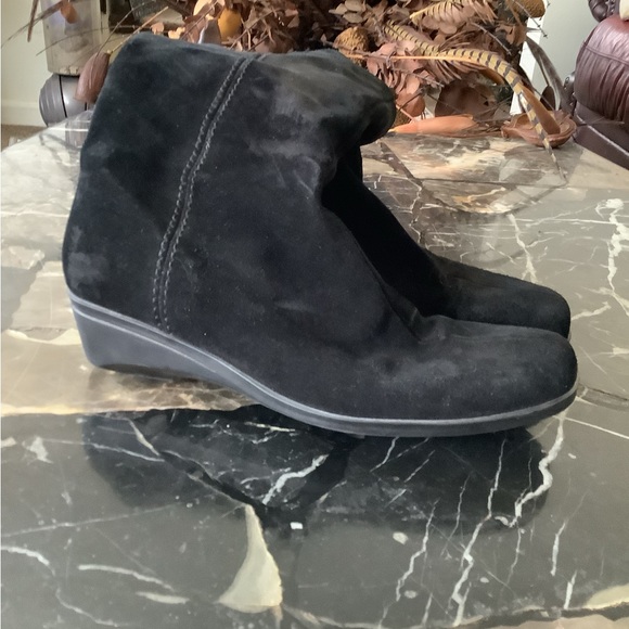 Lacanadienne black suede low wedge heel boots size 8 - Picture 3 of 10